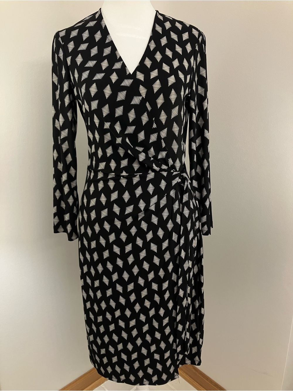 Anne Klein Black and White Geometric Wrap-Style Long Sleeve Dress